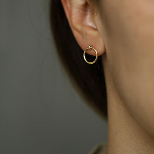 MIRTA GOLD SMALL KINETIC HOOP EARRING