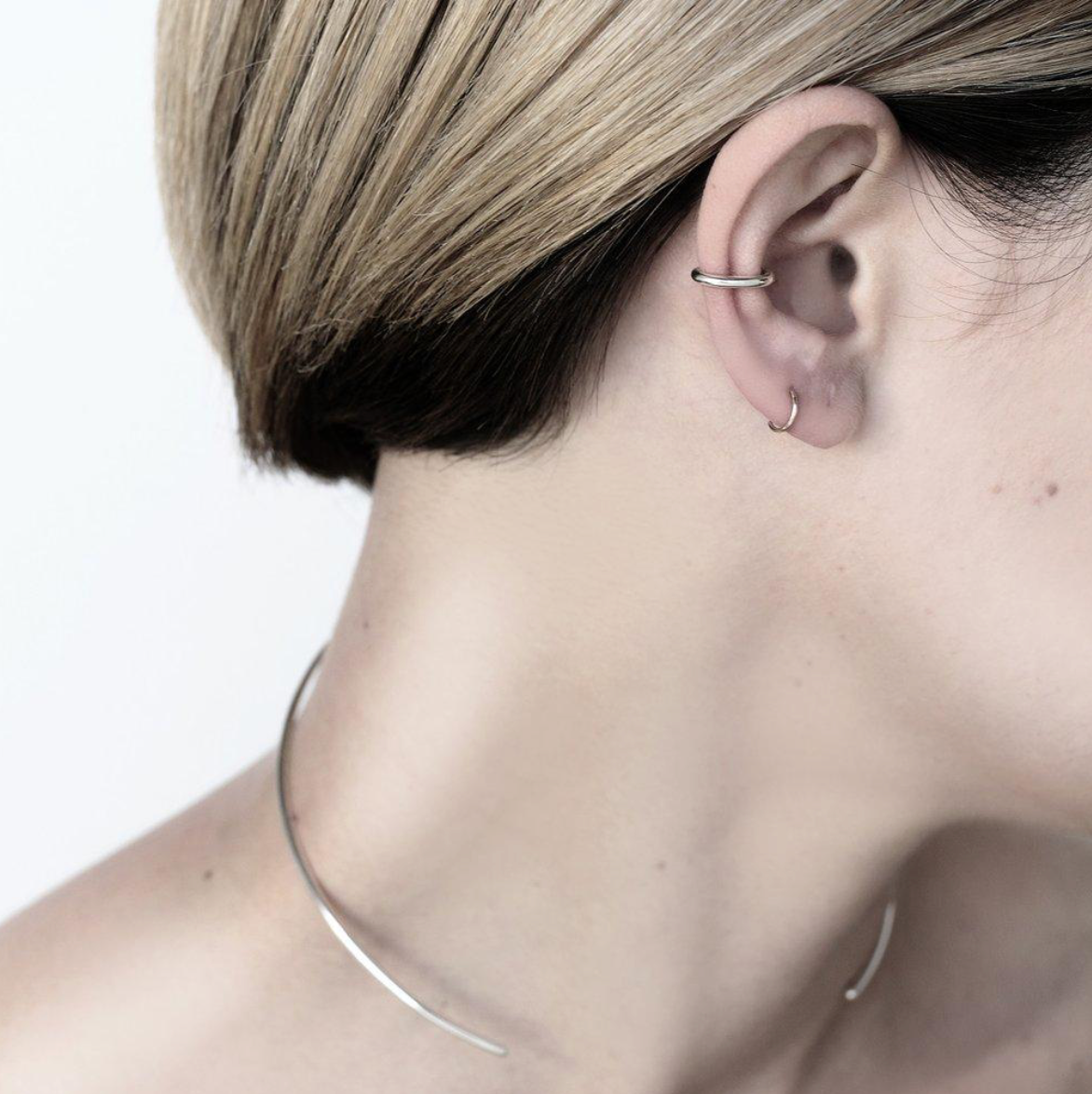 MIRTA ESSENTIAL DOT SILVER HOOP EARRING