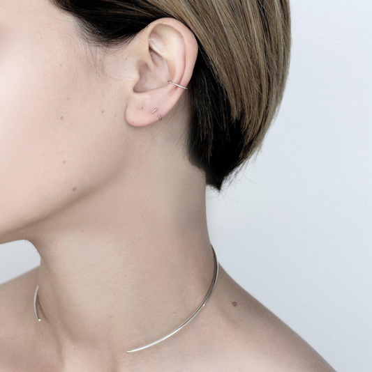 MIRTA ESSENTIAL DASH SILVER HOOP EARRING