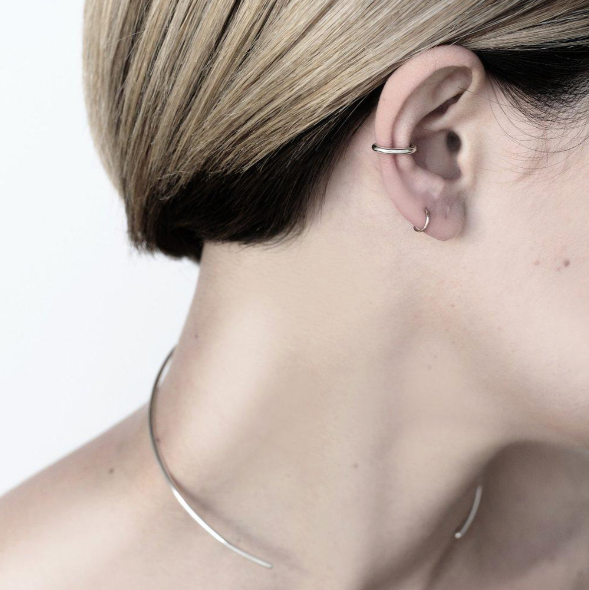 MIRTA ESSENTIAL DASH SILVER HOOP EARRING