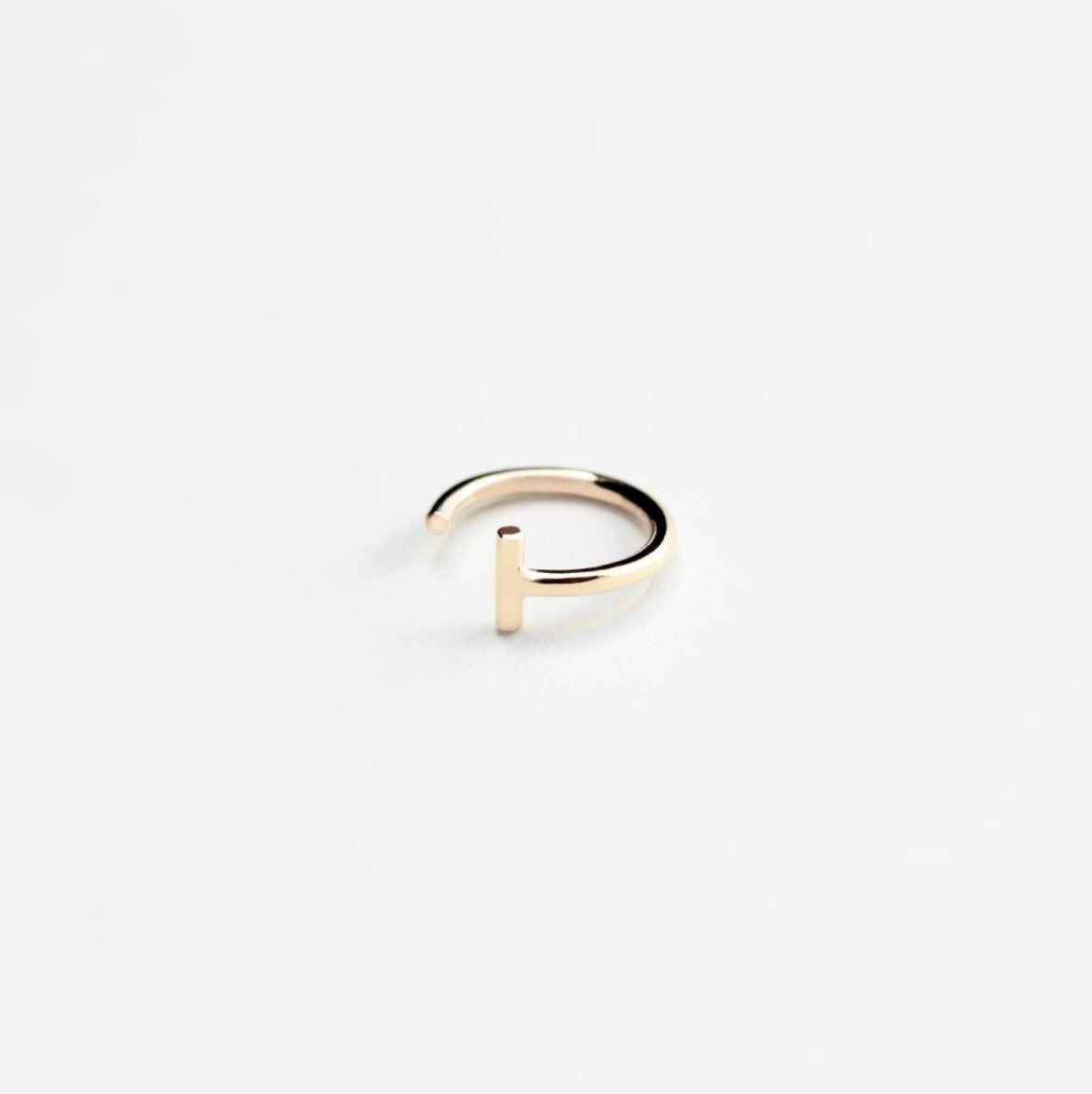 MIRTA SSENTIAL DASH GOLD HOOP EARRING