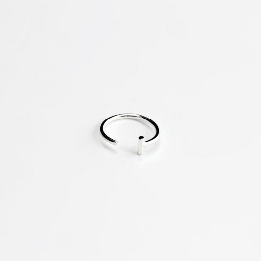 MIRTA ESSENTIAL DASH SILVER HOOP EARRING