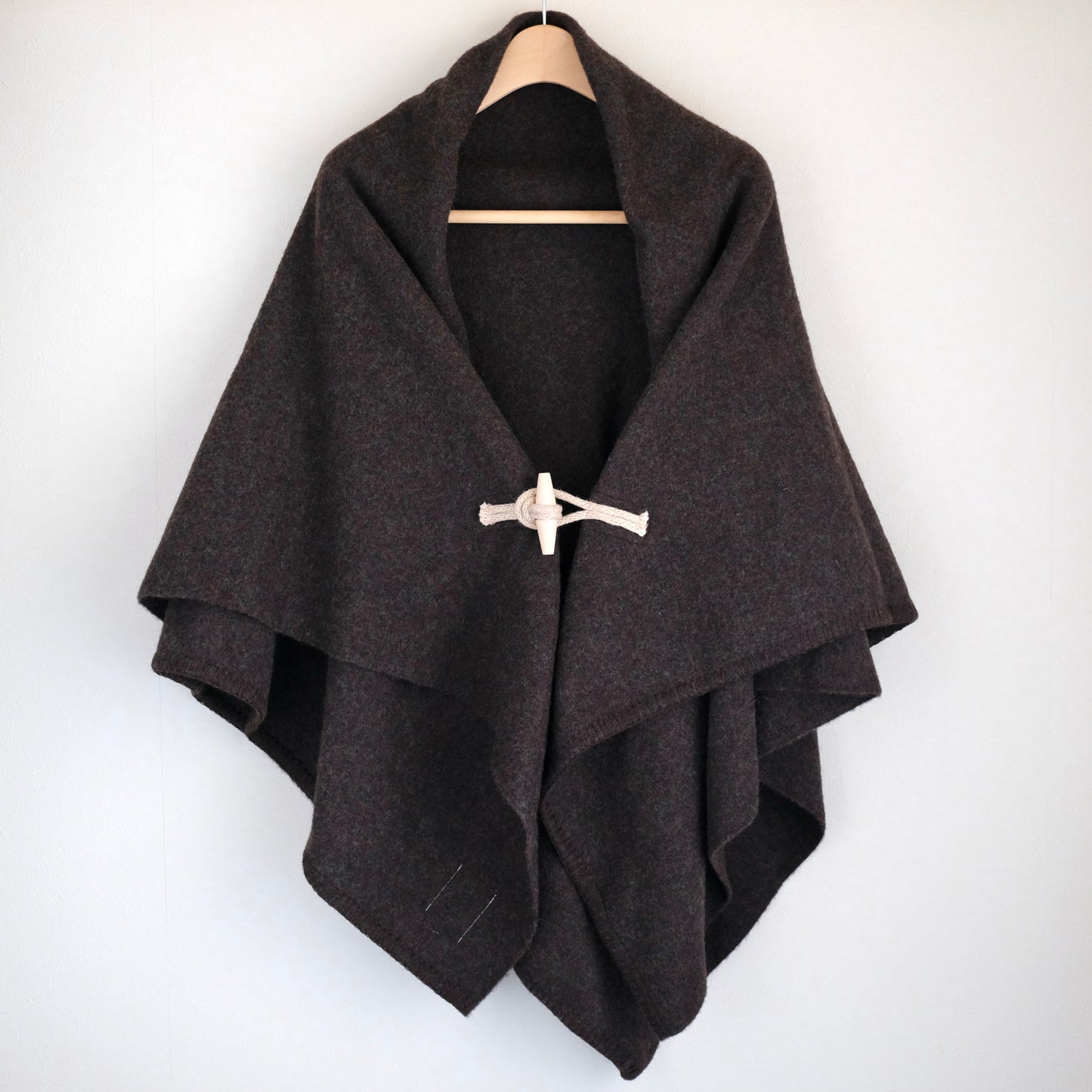 ［loomer /ルーマー］Shetland Wool Plain Blanket Poncho