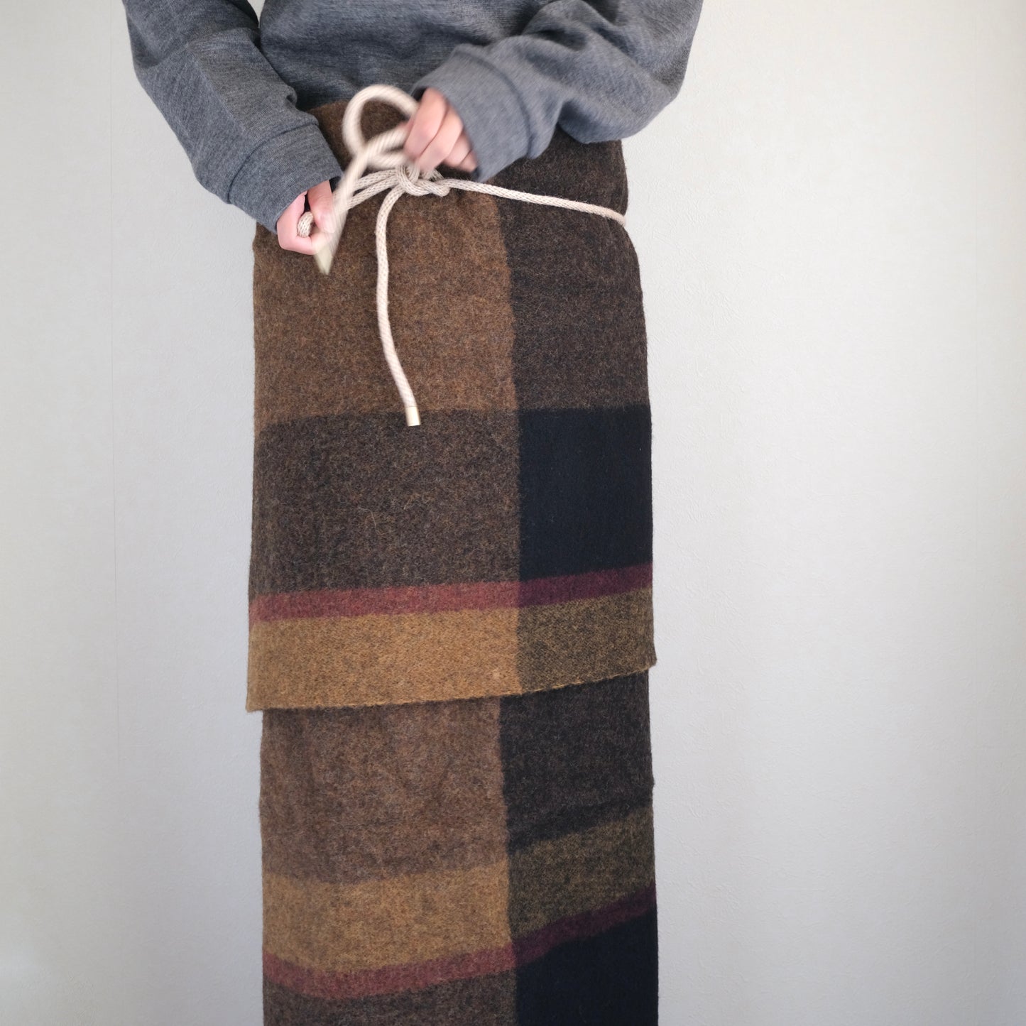 ［loomer /ルーマー］Shetland Wool Big Check Blanket Poncho 代替テキストを編集  代替テキストを編集
