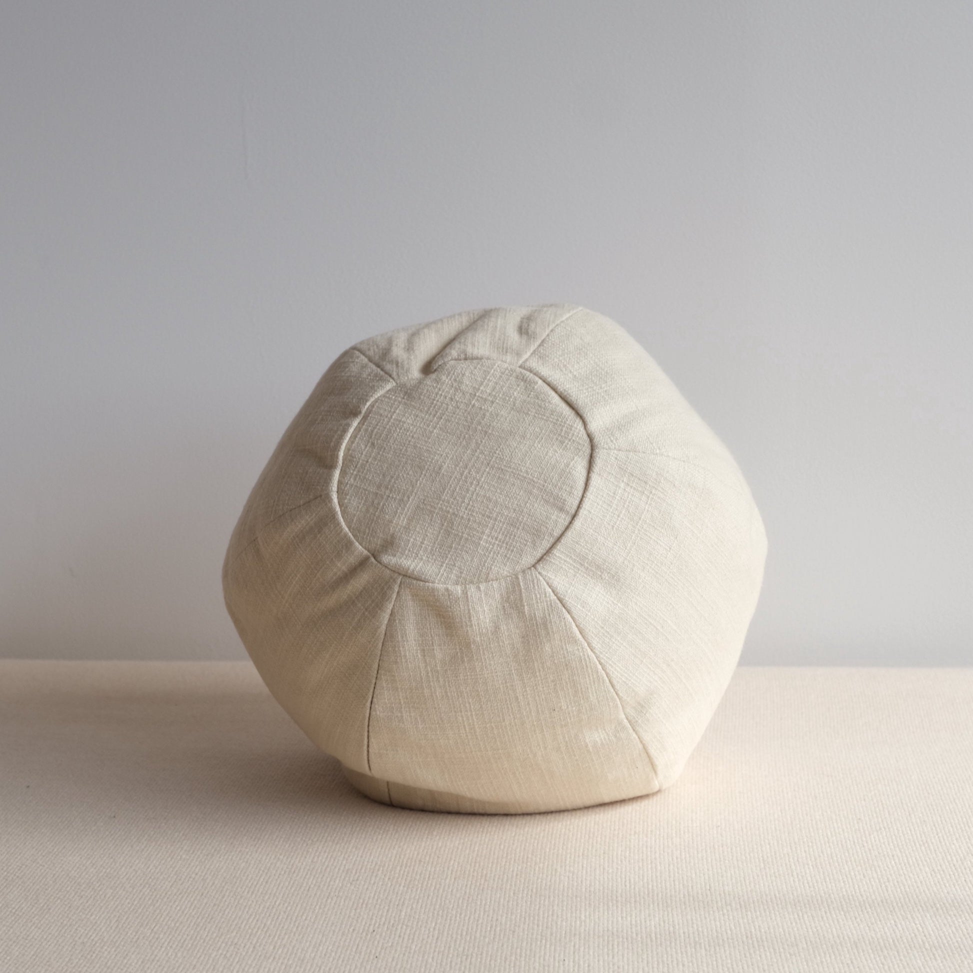 KLAY Globe Cushion