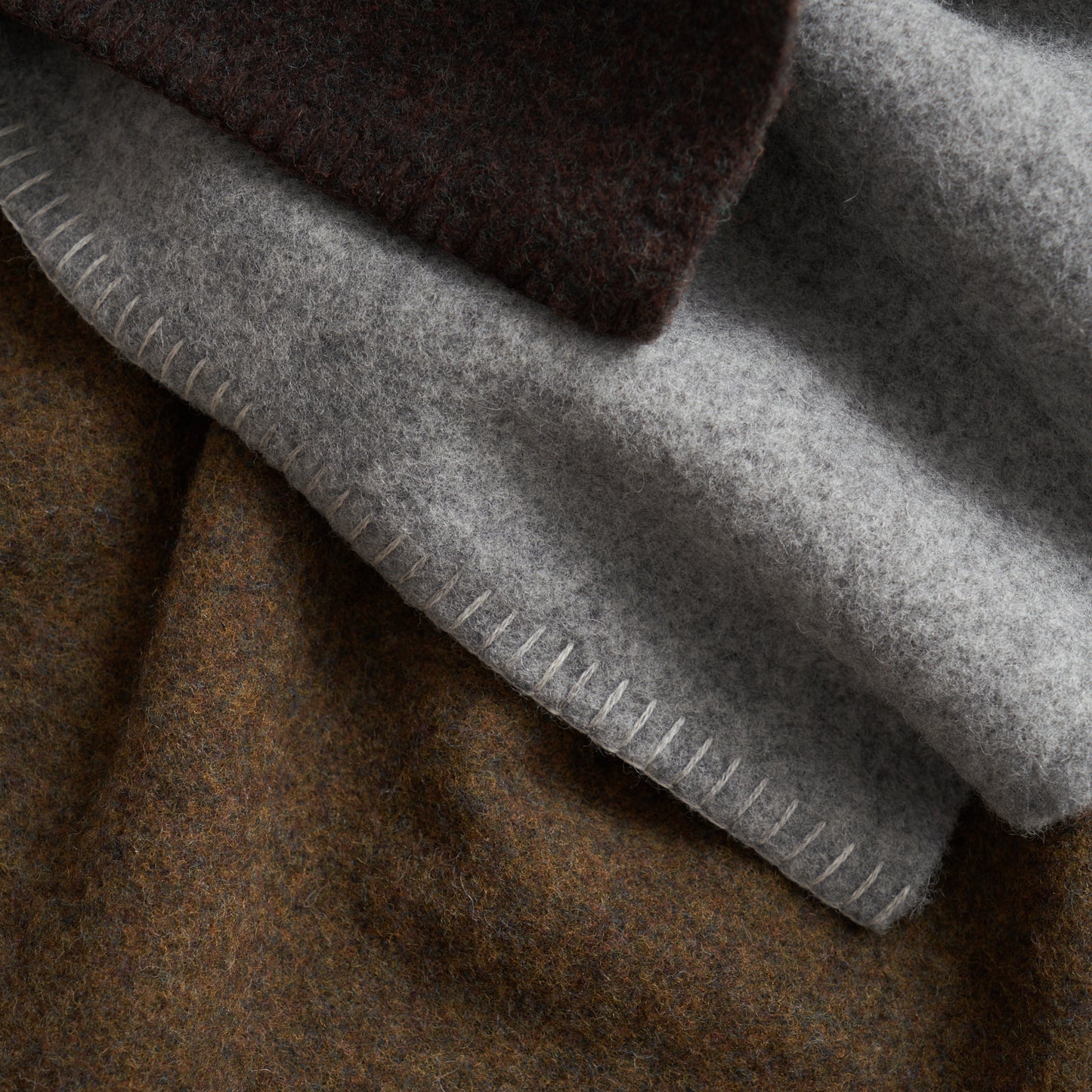 ［loomer /ルーマー］Shetland Wool Plain Blanket Poncho